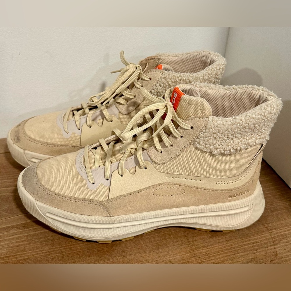 Sorel Women's Ona 503 Sneaker Boots / Preloved / 9